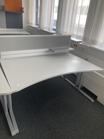 Schreibtisch mit R�ckwand, geschwungen, Ma�e: ca. 160 x 85 x 100 cm