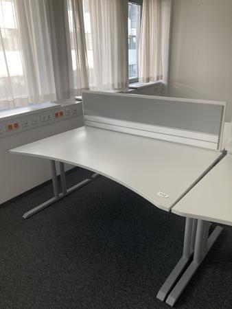 Schreibtisch ohne R�ckwand, geschwungen, Ma�e: ca. 160 x 85 x 100 cm