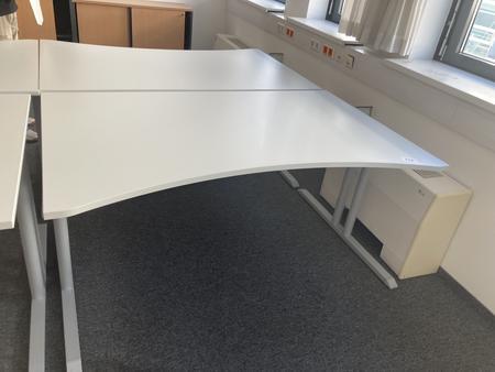 Schreibtisch ohne R�ckwand, geschwungen, Ma�e: ca. 160 x 85 x 100 cm