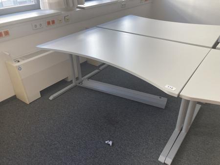 Schreibtisch ohne R�ckwand, geschwungen, Ma�e: ca. 160 x 85 x 100 cm