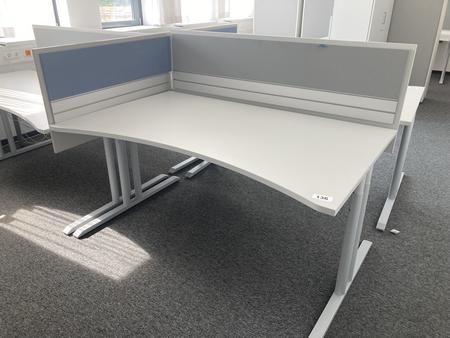 Schreibtisch mit R�ckwand, geschwungen, Ma�e: ca. 160 x 85 x 100 cm