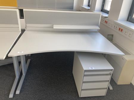 Schreibtisch mit R�ckwand, geschwungen, Ma�e: ca. 160 x 85 x 100 cm