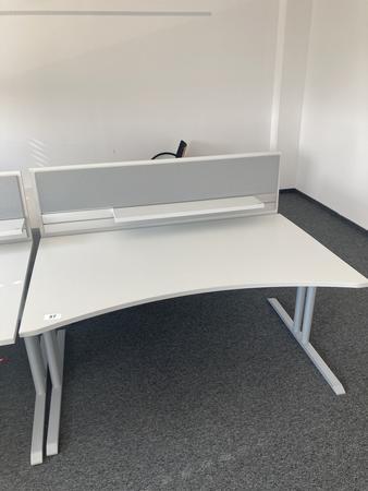 Schreibtisch mit R�ckwand, geschwungen, Ma�e: ca. 160 x 85 x 100 cm