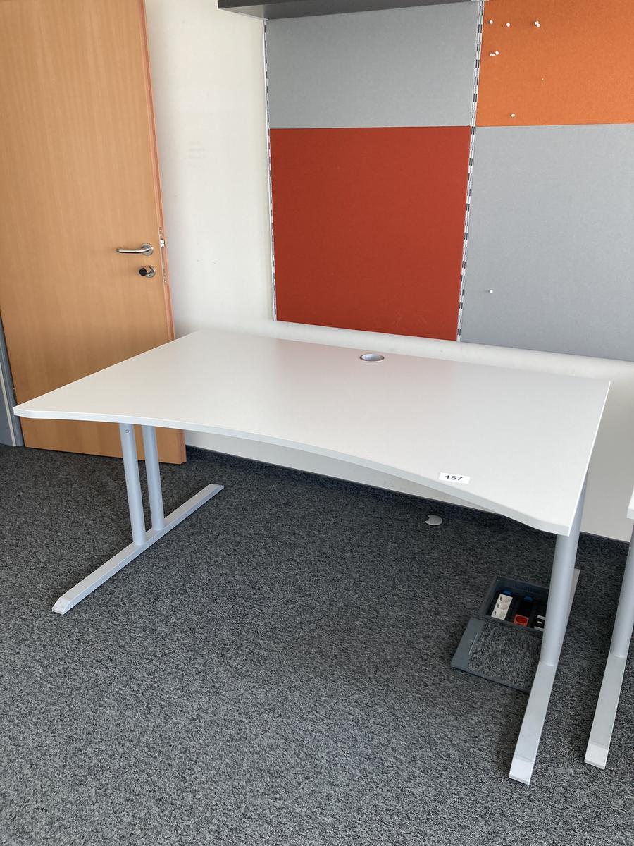 Schreibtisch ohne R&uuml;ckwand, geschwungen, Ma&szlig;e: ca. 160 x 85 x 100 cm?d=2026-09-01 16:59:10