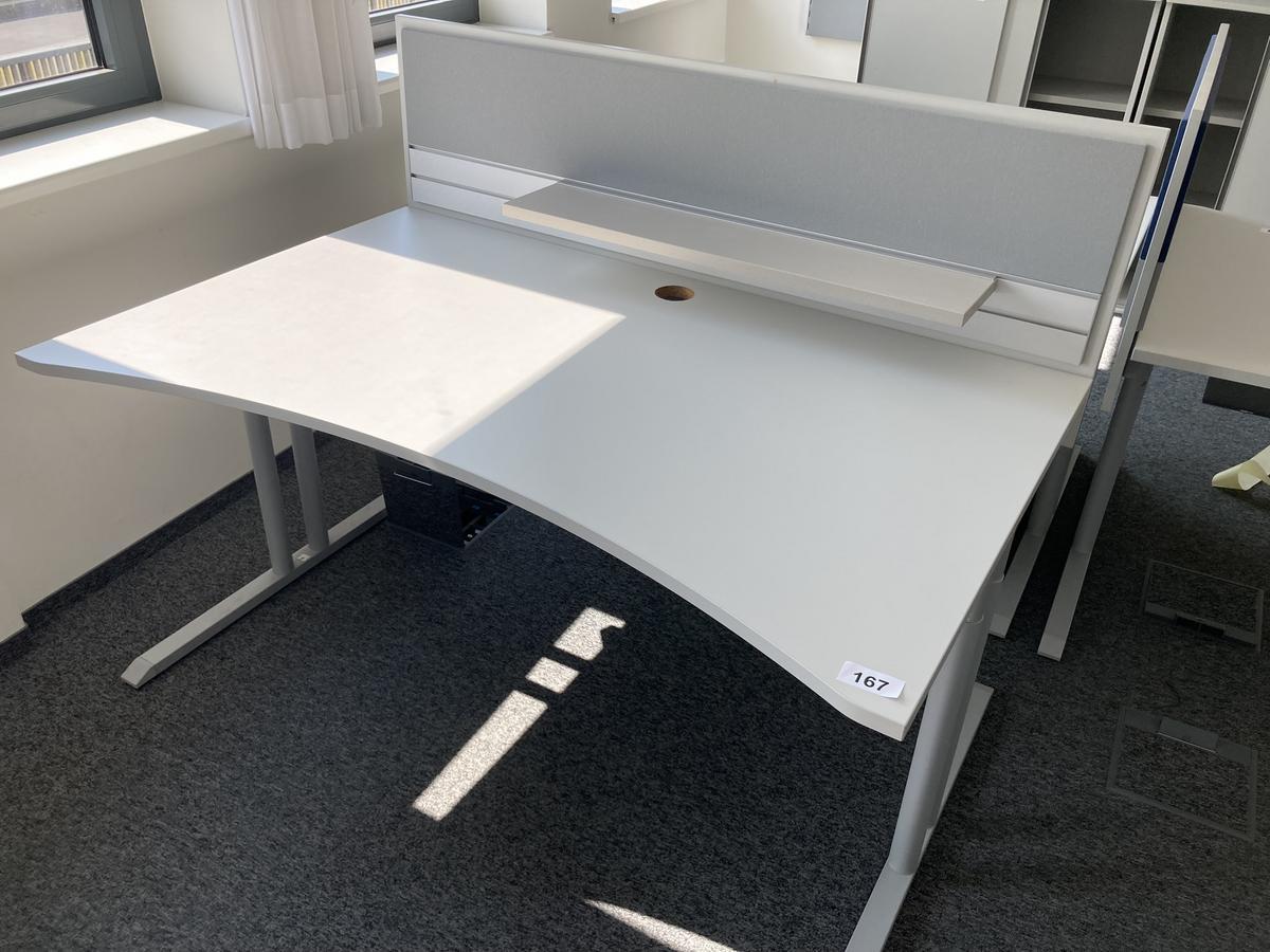 Schreibtisch mit R&uuml;ckwand, geschwungen, Ma&szlig;e: ca. 160 x 85 x 100 cm?d=2026-09-01 16:59:38