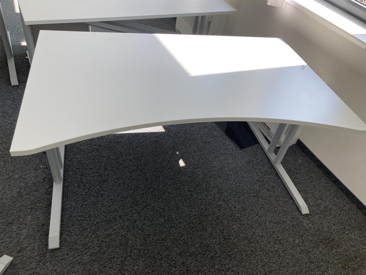 Schreibtisch ohne R&uuml;ckwand, geschwungen, Ma&szlig;e: ca. 160 x 85 x 100 cm