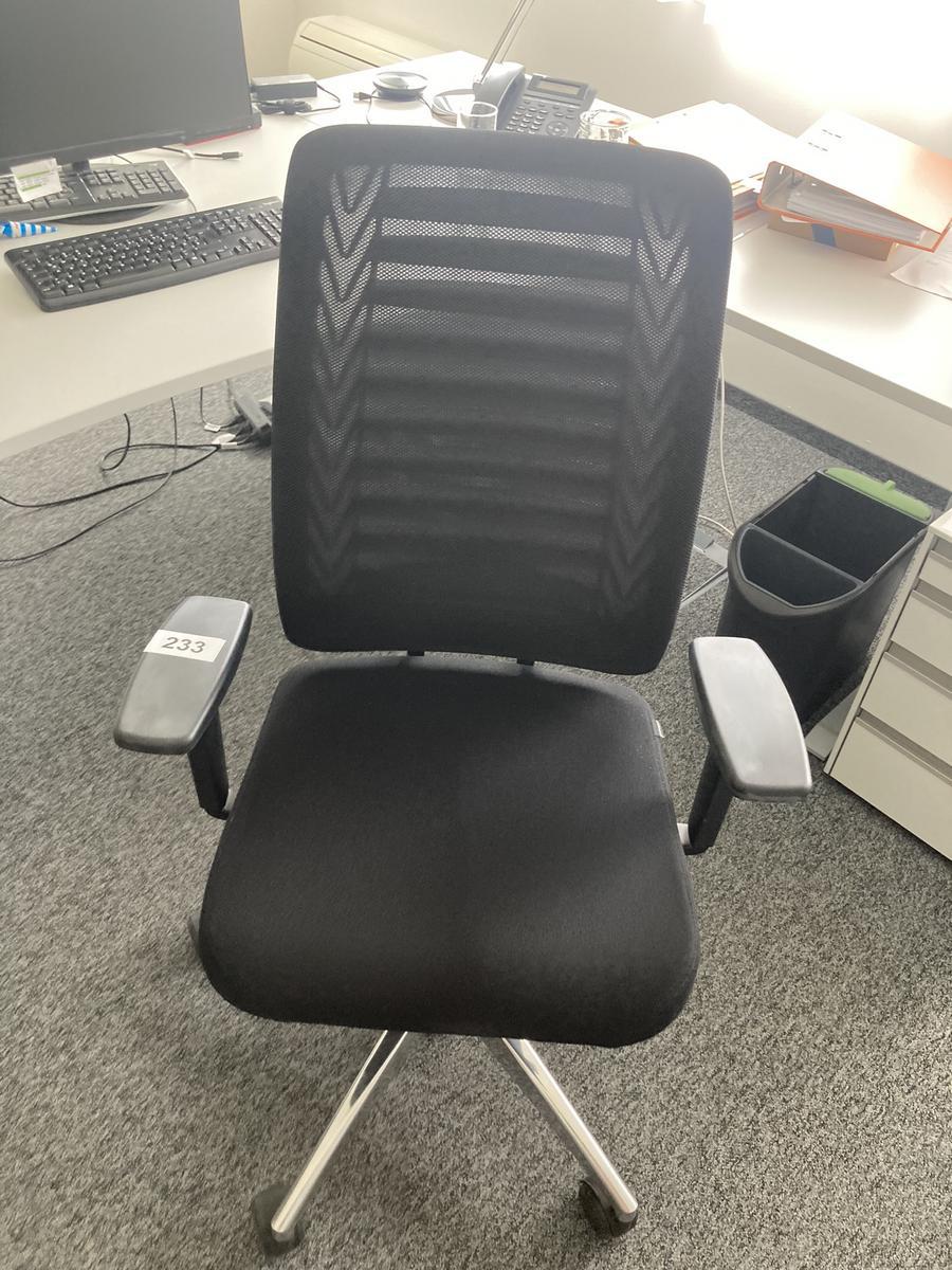 B&uuml;rodrehstuhl mit Armlehnen?d=2026-09-01 16:59:09