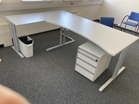 Schreibtisch ohne Rückwand, geschwungen, Maße: ca. 160 x 85 x 100 cm + Beistelltisch Schreibtisch ohne Rückwand, geschwungen, Maße: ca. 160 x 85 x 100 cm + Beistelltisch