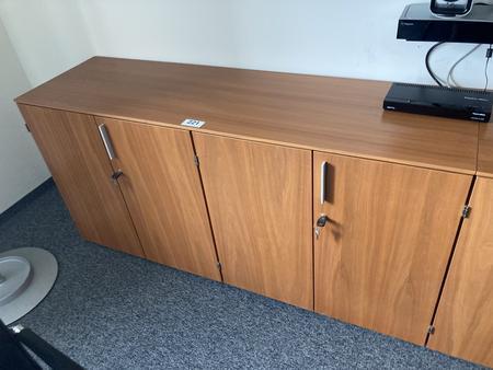 2teilige Aktenschrank-Kombination mit 4 Flügeltüren, ca. 160 x 45 x 80 cm, Platte durchgehend 2teilige Aktenschrank-Kombination mit 4 Flügeltüren, ca. 160 x 45 x 80 cm, Platte durchgehend