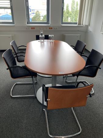 Besprechnungstisch, Maße ca. 200 x 100 cm mit 6 Freischwinger-Stühlen Besprechnungstisch, Maße ca. 200 x 100 cm mit 6 Freischwinger-Stühlen