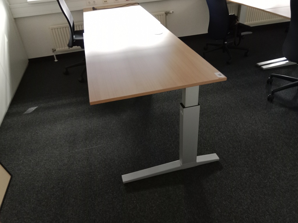 Schreibtisch, Ma&szlig;e L 140 x B 80 cm