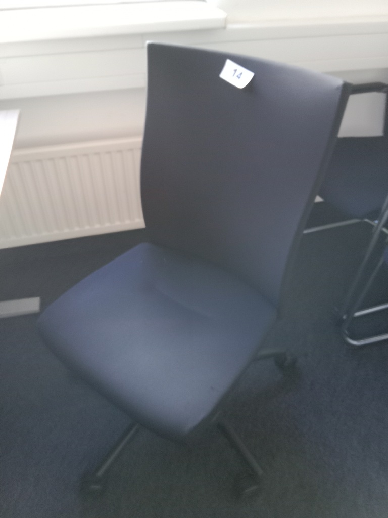 B&uuml;rodrehstuhl