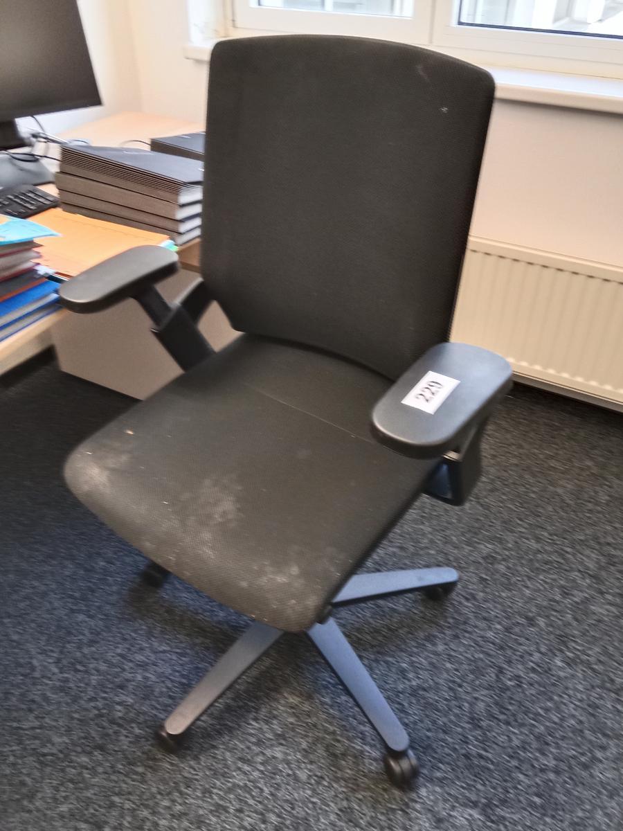 B&uuml;rodrehstuhl