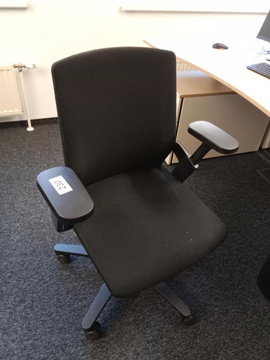 B&uuml;rodrehstuhl