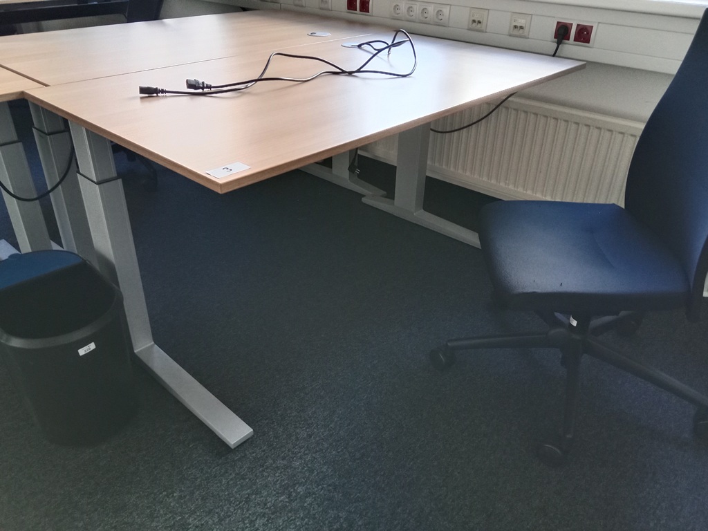 Schreibtisch, Ma&szlig;e L 140 x B 80 cm?d=2026-09-02 17:22:13