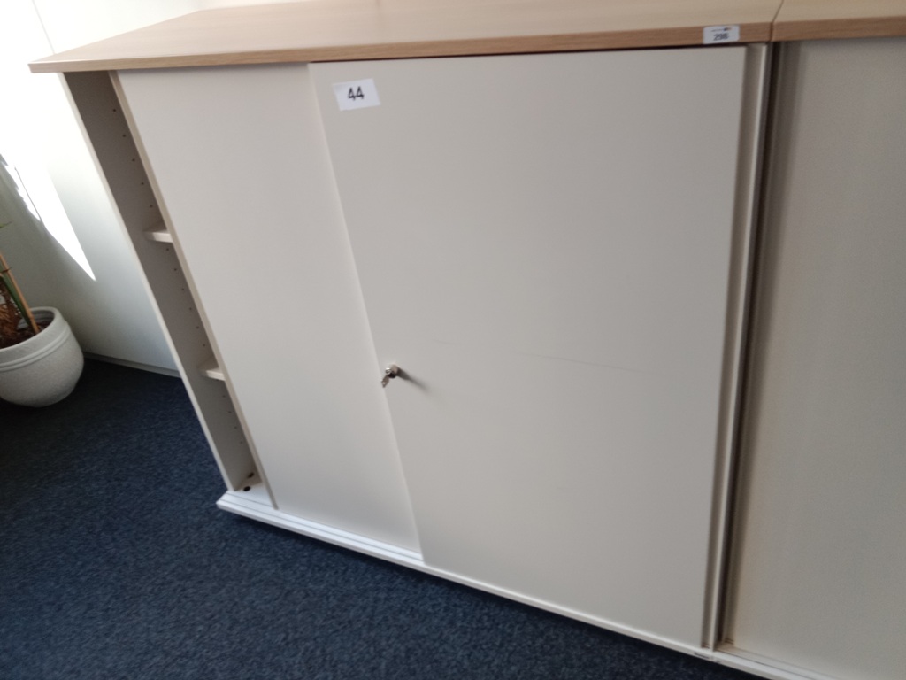 BENE Aktenschrank, 3 Ordnerh&ouml;hen, Ma&szlig;e B 120 x T 44 x H 113 cm