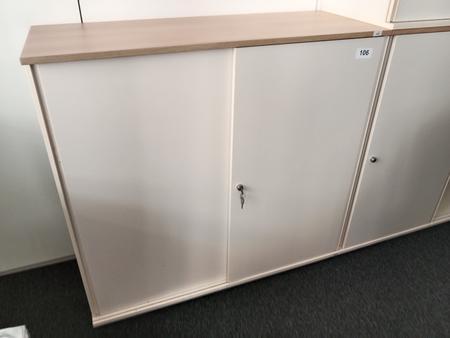 BENE Aktenschrank, 3 Ordnerhöhen, Maße B 120 x T 44 x H 113 cm BENE Aktenschrank, 3 Ordnerhöhen, Maße B 120 x T 44 x H 113 cm