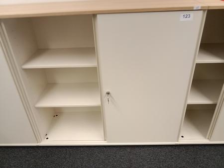 BENE Aktenschrank, 3 Ordnerhöhen, Maße B 120 x T 44 x H 113 cm BENE Aktenschrank, 3 Ordnerhöhen, Maße B 120 x T 44 x H 113 cm