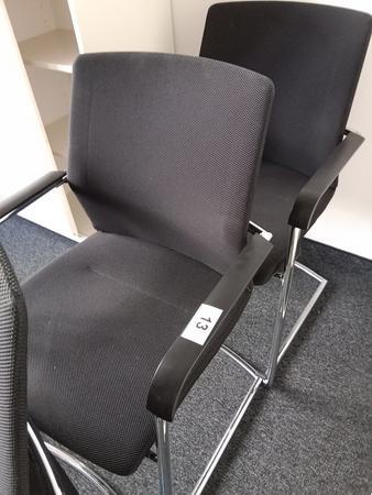 5 Stk. Besprechungsstühle in Schwarz 5 Stk. Besprechungsstühle in Schwarz