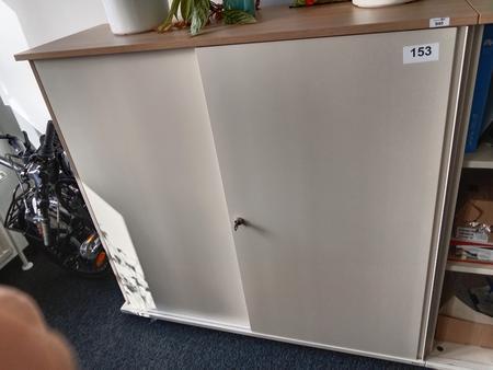 BENE Aktenschrank, 3 Ordnerhöhen, Maße B 120 x T 44 x H 113 cm BENE Aktenschrank, 3 Ordnerhöhen, Maße B 120 x T 44 x H 113 cm