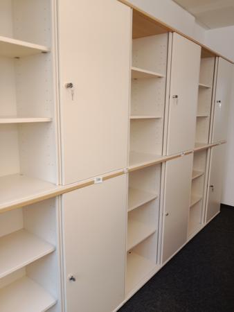 BENE Aktenschrank, 6 Ordnerhöhen, 2teilig, bestehend aus Ober- und Unterschrank, Maße gesamt ca. B 120 x T 44 x H 226 cm BENE Aktenschrank, 6 Ordnerhöhen, 2teilig, bestehend aus Ober- und Unterschrank, Maße gesamt ca. B 120 x T 44 x H 226 cm