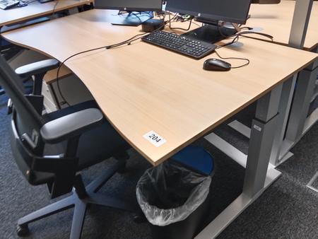 Schreibtisch geschwungen, höhenverstellbar, Maße: L 180 x B 90 cm Schreibtisch geschwungen, höhenverstellbar, Maße: L 180 x B 90 cm
