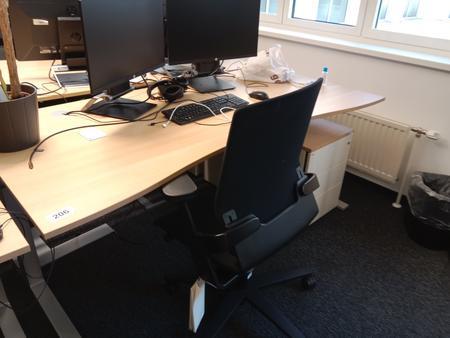 Schreibtisch geschwungen, höhenverstellbar, Maße: L 180 x B 90 cm Schreibtisch geschwungen, höhenverstellbar, Maße: L 180 x B 90 cm