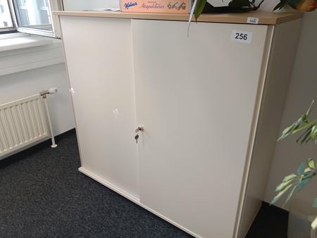 BENE Aktenschrank, 3 Ordnerhöhen, Maße B 120 x T 44 x H 113 cm BENE Aktenschrank, 3 Ordnerhöhen, Maße B 120 x T 44 x H 113 cm