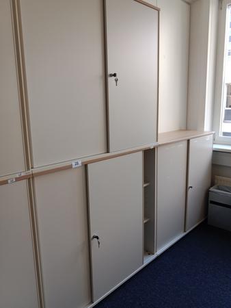 BENE Aktenschrank, 6 Ordnerhöhen, 2teilig, bestehend aus Ober- und Unterschrank, Maße gesamt ca. B 120 x T 44 x H 226 cm BENE Aktenschrank, 6 Ordnerhöhen, 2teilig, bestehend aus Ober- und Unterschrank, Maße gesamt ca. B 120 x T 44 x H 226 cm