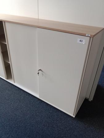 BENE Aktenschrank, 3 Ordnerhöhen, Maße B 120 x T 44 x H 113 cm BENE Aktenschrank, 3 Ordnerhöhen, Maße B 120 x T 44 x H 113 cm