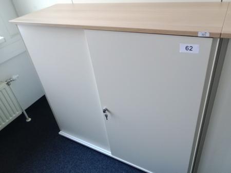 BENE Aktenschrank, 3 Ordnerhöhen, Maße B 120 x T 44 x H 113 cm BENE Aktenschrank, 3 Ordnerhöhen, Maße B 120 x T 44 x H 113 cm