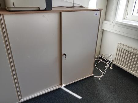 BENE Aktenschrank, 3 Ordnerhöhen, Maße B 120 x T 44 x H 113 cm BENE Aktenschrank, 3 Ordnerhöhen, Maße B 120 x T 44 x H 113 cm