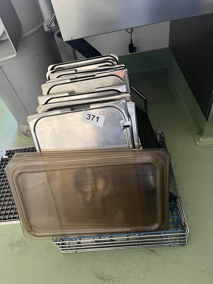 ca. 15 St&uuml;ck GN Deckel mit einer Abtropfbox