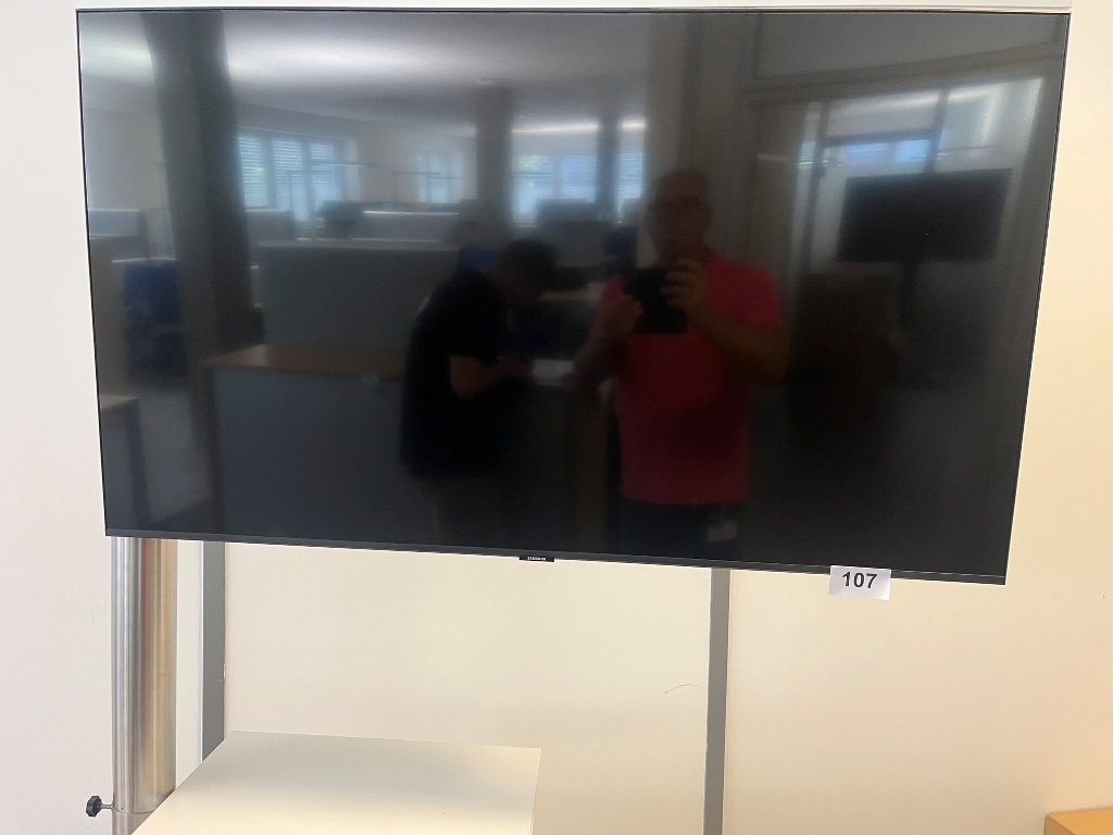 Samsung Fernseher 128 cm UE50 TU 8070U