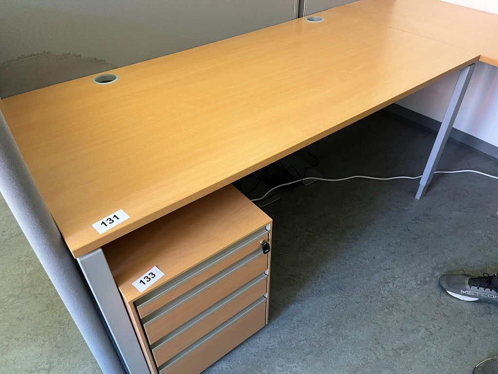 Schreibtisch 160 x 80 cm