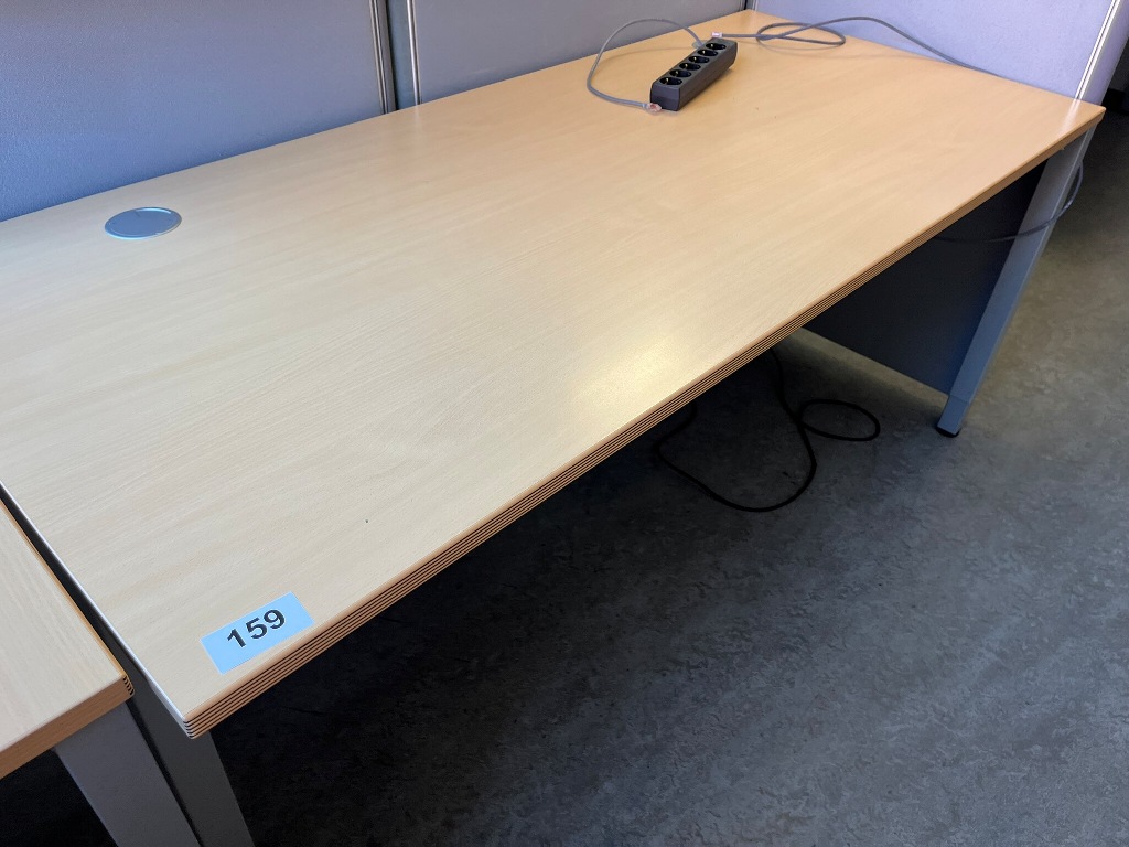 BENE Schreibtisch ca. 180 x 80 cm?d=2026-09-09 13:11:18