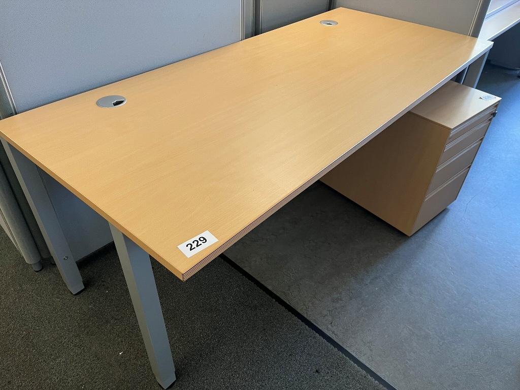 BENE Schreibtisch ca. 180 x 80 cm