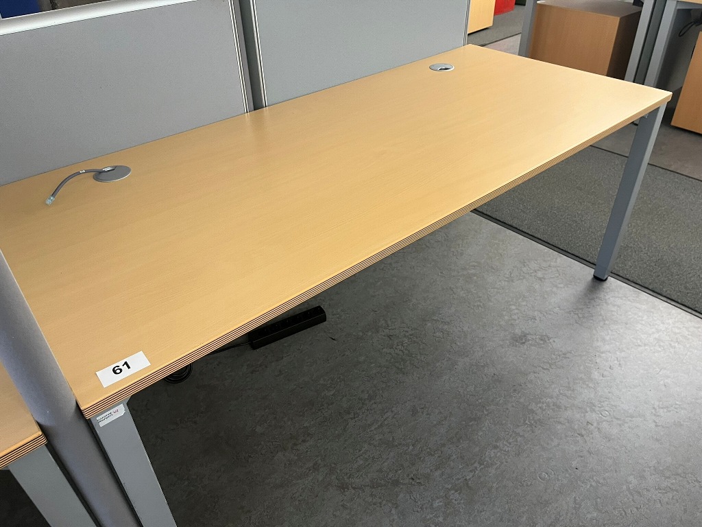 BENE Schreibtisch ca. 180 x 80 cm?d=2026-09-09 13:11:29