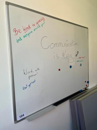 Whiteboard ca. 120 x 90 cm Whiteboard ca. 120 x 90 cm