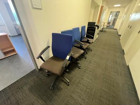 4 Stk. Bürodrehstühle SATO mit starken Gebrauchsspuren 4 Stk. Bürodrehstühle SATO mit starken Gebrauchsspuren