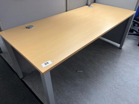 BENE Schreibtisch ca. 180 x 80 cm BENE Schreibtisch ca. 180 x 80 cm