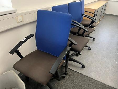 4 Stk. Bürodrehstühle SATO mit starken Gebrauchsspuren 4 Stk. Bürodrehstühle SATO mit starken Gebrauchsspuren