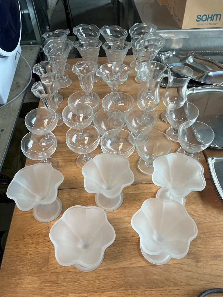 ca. 32teiliges Eisbecher-Set