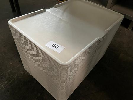 ca. 50 Stk. Tabletts aus Kunststoff, Ma�e: 37 x 53 cm
