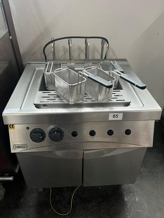 Zanussi Nudelkocher mit 4 Eins�tzen ca. 80 x 75 x 110 cm