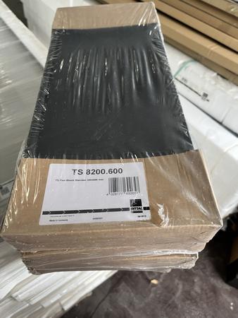 6 Stk. Rittal TS Flex Blockblenden 200 x 600 mm - TS 8200.600, fabriksneu 6 Stk. Rittal TS Flex Blockblenden 200 x 600 mm - TS 8200.600, fabriksneu