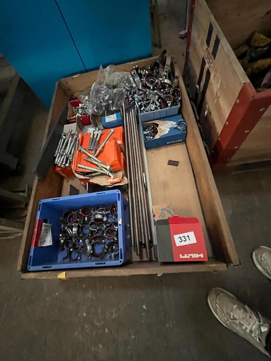 1 Palette mit Hilti Gewindestangen und Befestgigungsmaterial