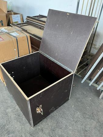 Werkzeugkiste aus Mehrschichtplatten, Ma�e: 75 x 61 x 52 cm