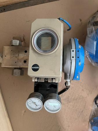 Samson 3730-2  digitaler Stellungsregler mit Minucon Ventil von FUJIKIN