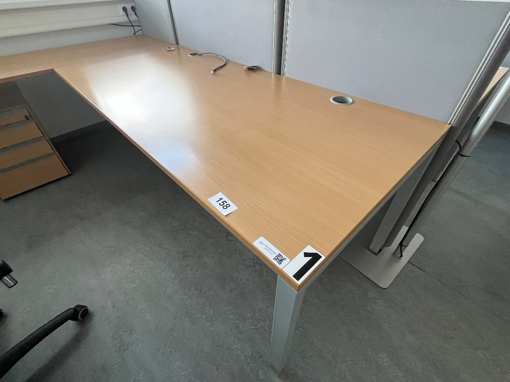 L-f&ouml;rmiger Schreibtisch, Ma&szlig;e: 180 x 80 cm und 160 x 60 cm